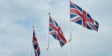 UK Sets 87% Emissions Reduction Target by 2042 to Stay on Course for Net Zero